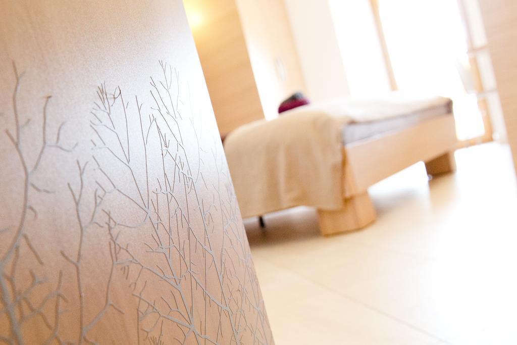 Zenja Apartments - Property With Cozy Garden & Free Private Parking Divača Δωμάτιο φωτογραφία